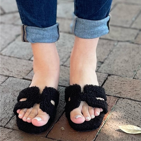 Teddy Shearling Slides - Picture 4 of 7